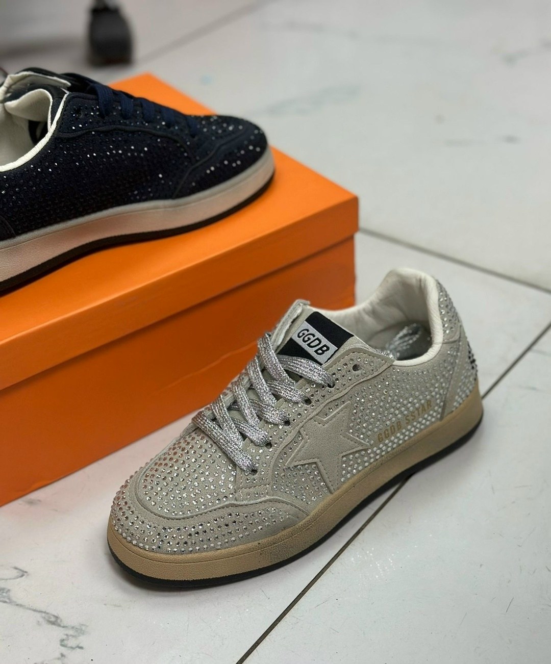 кроссовки golden goose с пайетками на платформе,,кеды golden goose,кроссовки golden goose,кеды golden goose женские