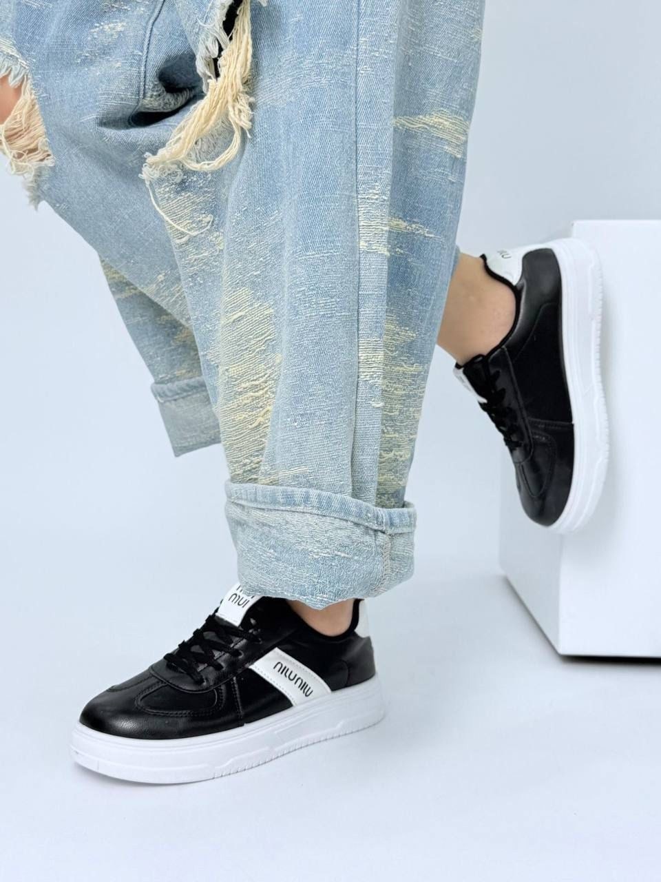 ,кроссовки женскиe,женская ,повседневные кроссовки,модные кроссовки