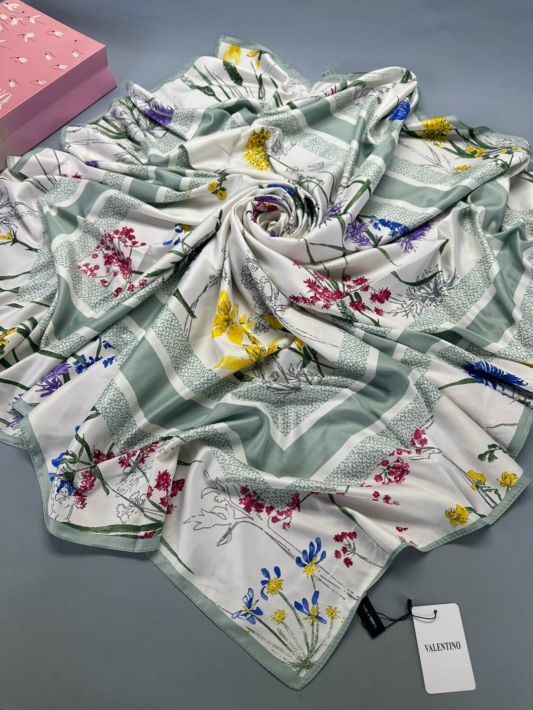 брендовый платок,шелковые платки,шарфы и платки,платки женские,платок женский шелковый