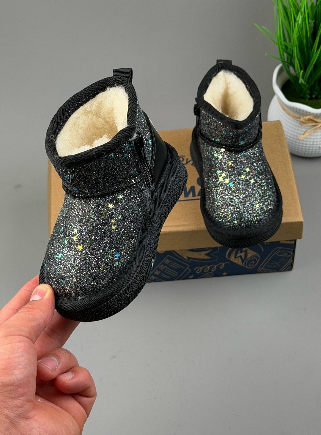 ,ботинки для девочек зимние,угги детские,сапожки с пайетками,детские сапожки с пайетками