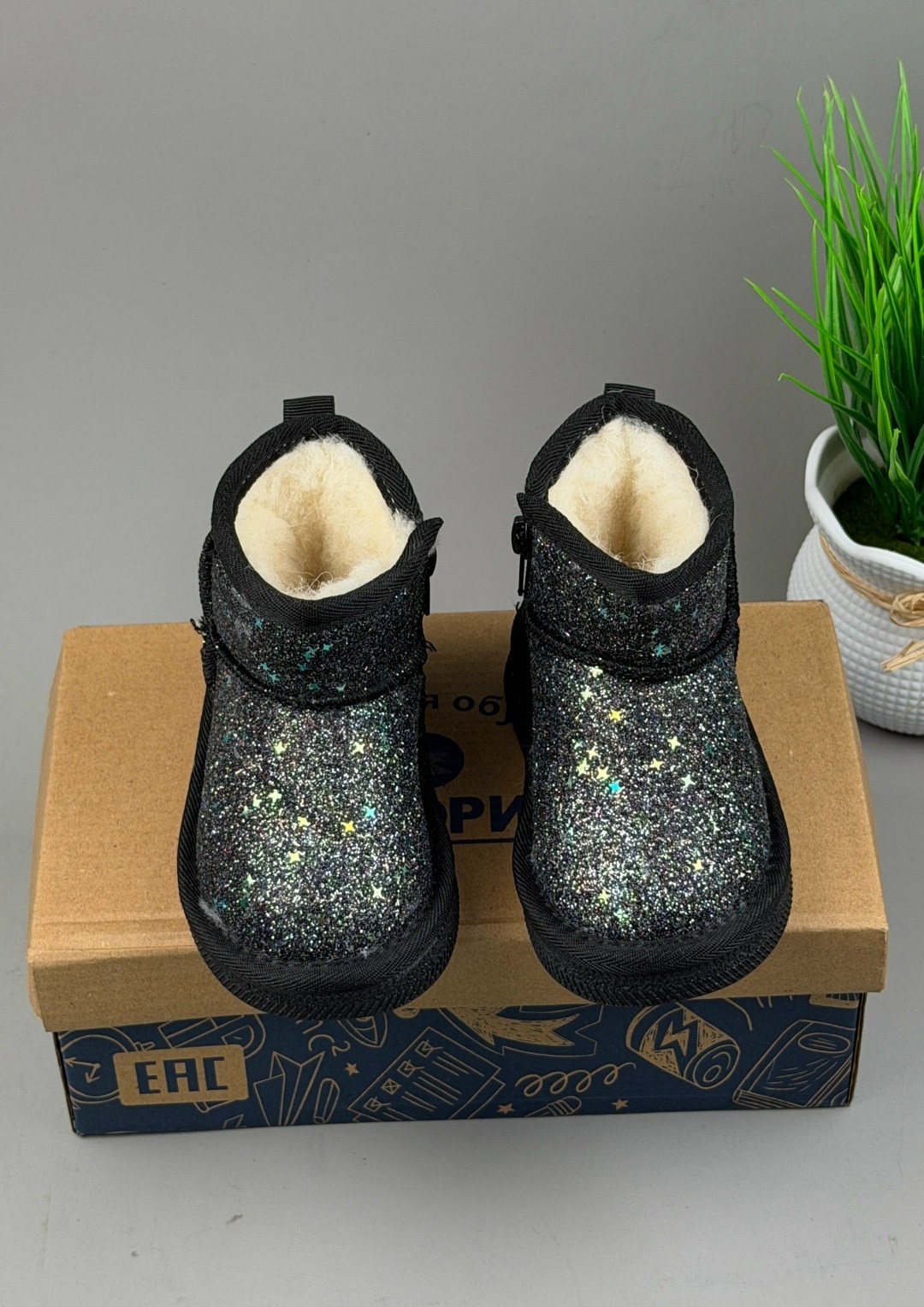 ,ботинки для девочек зимние,угги детские,сапожки с пайетками,детские сапожки с пайетками