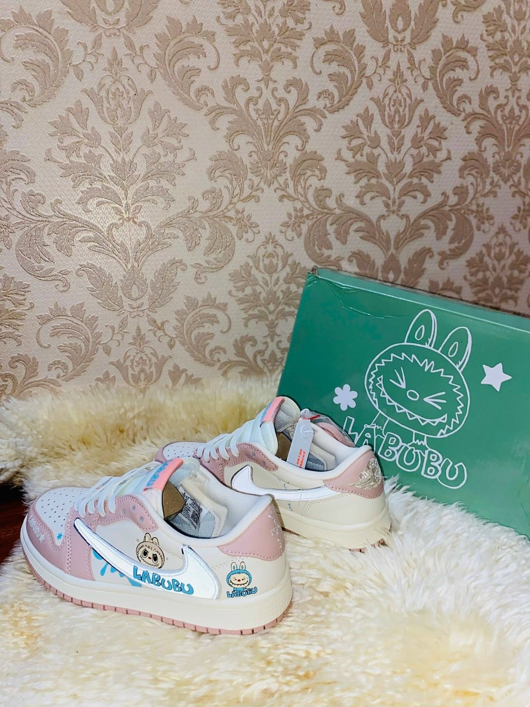 кроссовки женские nike,женские кроссовки,оригинальные кроссовки, женская,баскетбольная