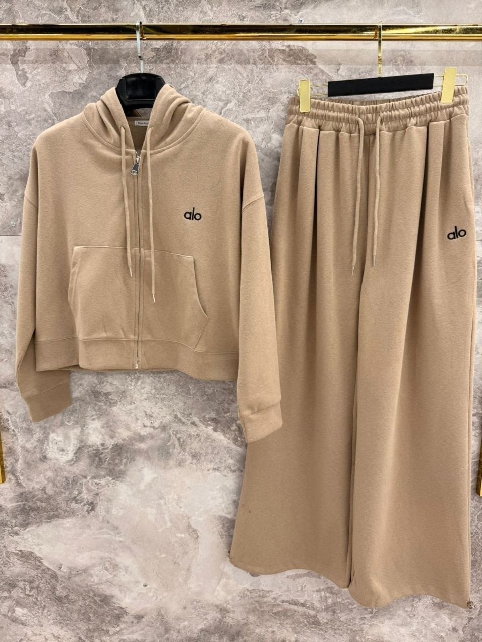 бежевый костюм,костюм с брюками,женские костюмы спортивные,спортивный костюм,женский костюм из футера