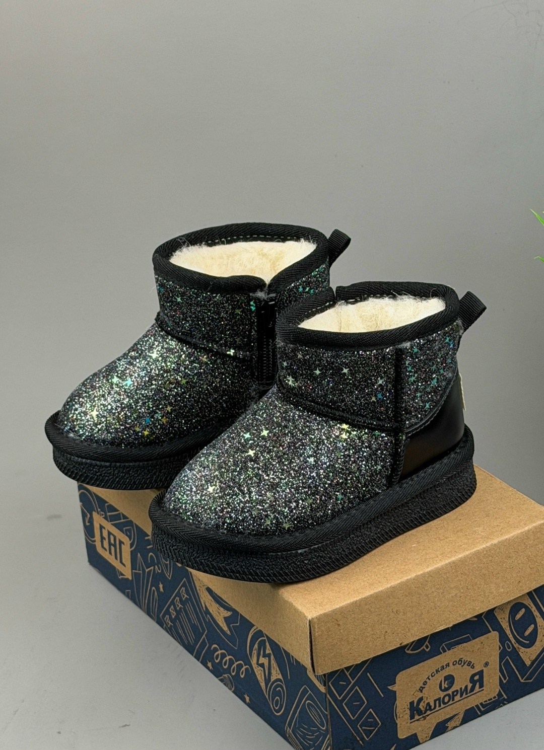 ,ботинки для девочек зимние,угги детские,сапожки с пайетками,детские сапожки с пайетками