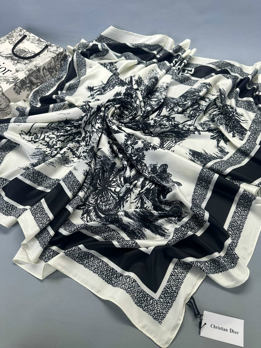 брендовый платок,шелковые платки,шарфы и платки,платки женские,платок женский шелковый