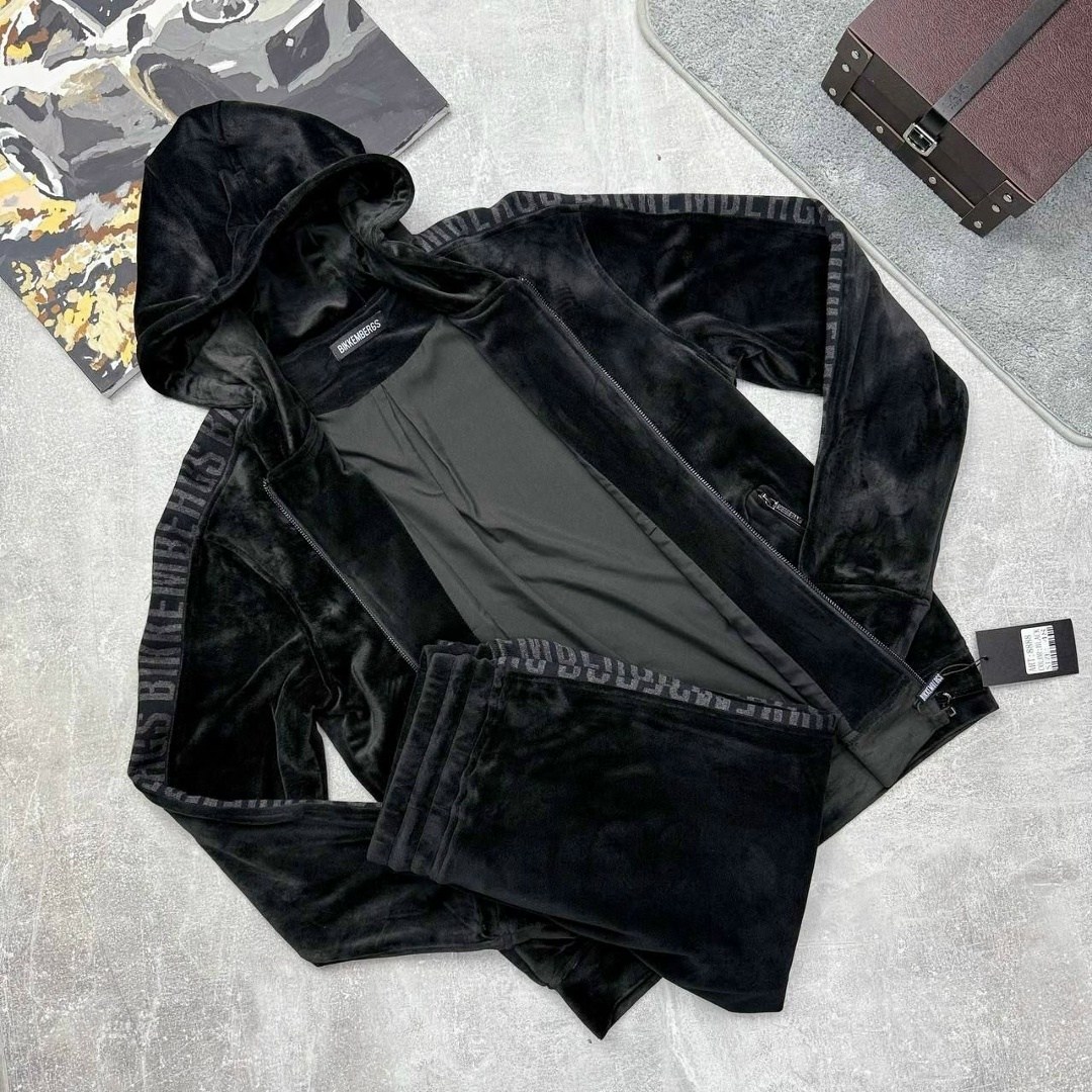 версаче спортивный костюм мужской велюровый,костюм версаче велюр мужской,велюровый спортивный костюм versace мужской,спортивный костюм bikkembergs,костюм спортивный велюровый versace