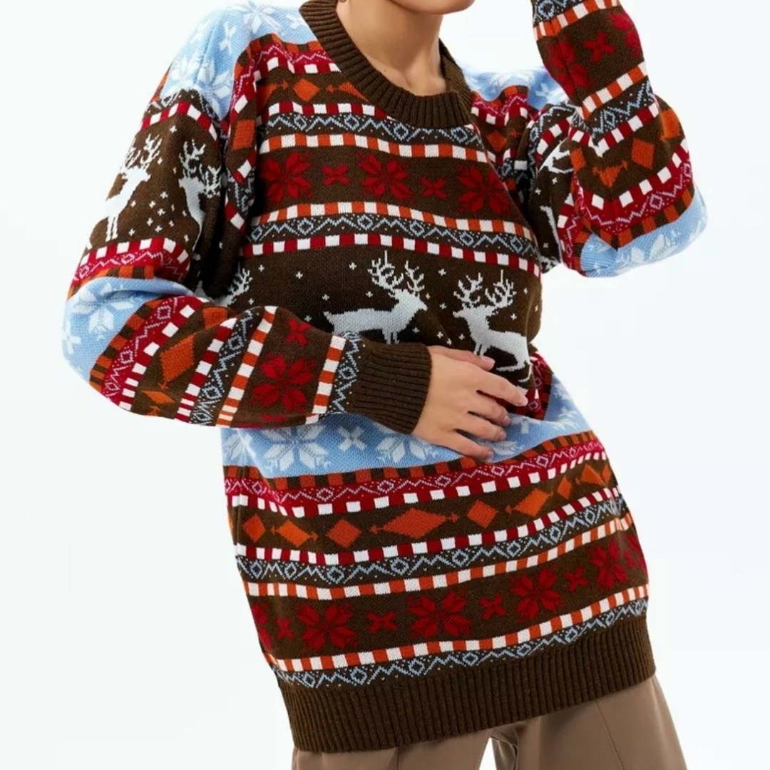 свитер женский с новогодним принтом saltrendy,новогодний вязаный свитер оверсайз с принтом олени saltrendy,свитер новогодний оверсайз с оленями вязаный джемпер fashionsofi,свитер t&th новогодний,свите