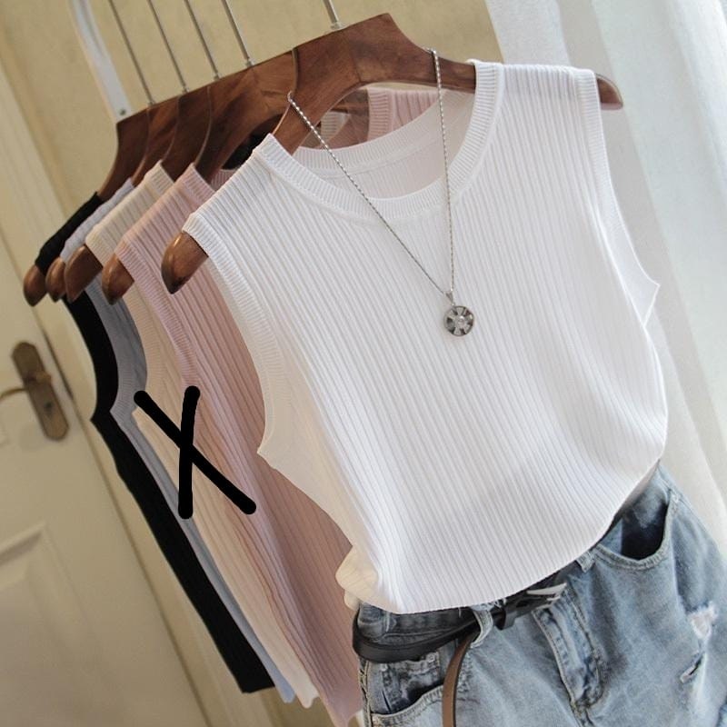 девушка плюс сайз,красивая девушка плюс сайз,джемпер бежевый,пышная девушка плюс сайз,очень красивая пышная девушка плюс сайз