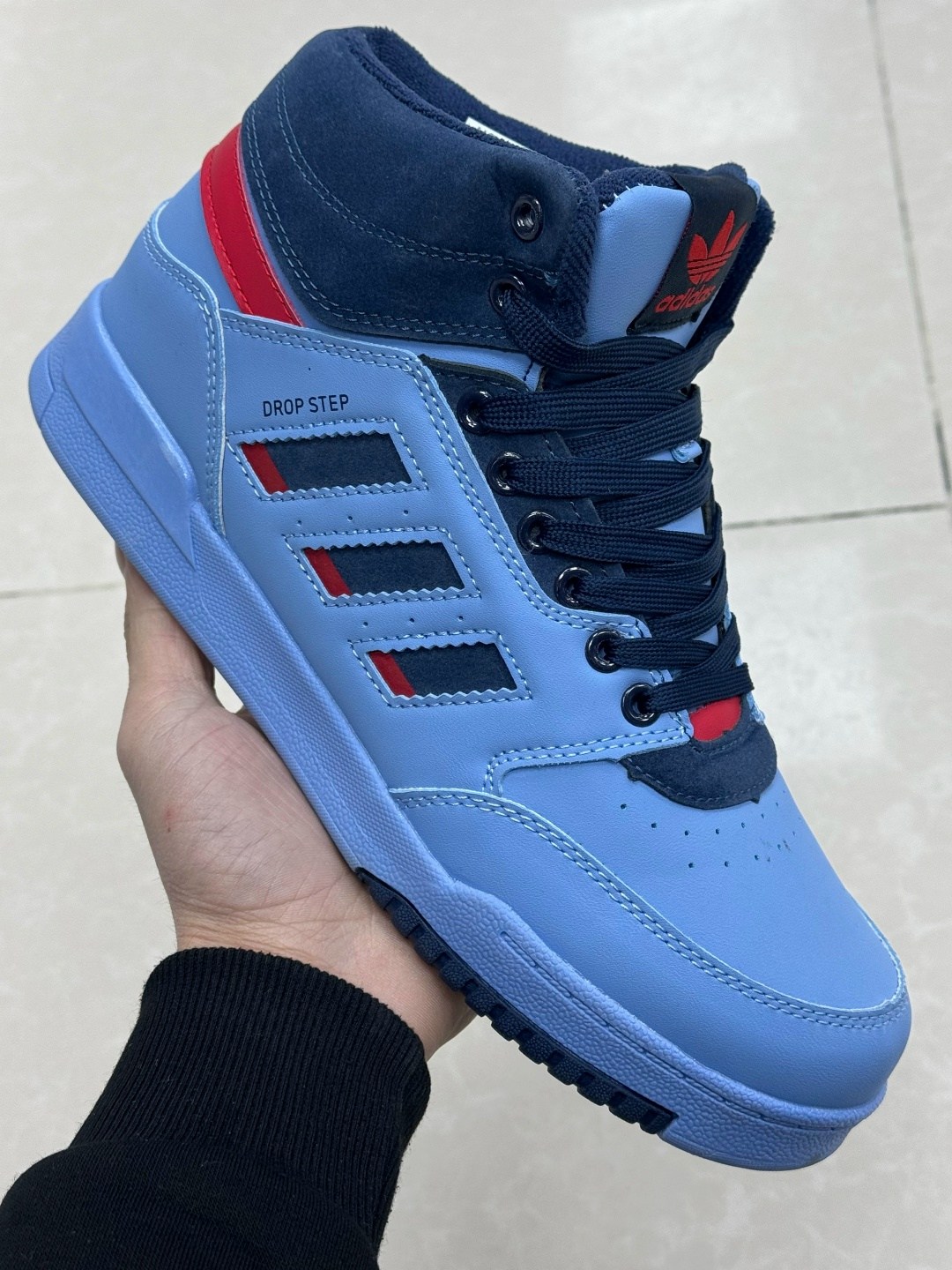 кроссовки зимние adidas,зимние кроссовки adidas hoops 2.0 mid белые,высокие кожаные кроссовки адидас,кроссовки adidas,мужские кроссовки adidas