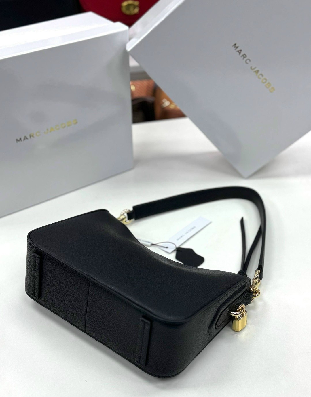 сумка-хобо через плечо marc jacobs,marc jacobs сумка женская,сумка marc jacobs,сумка-хобо через плечо marc jacobs (24х17х8 см),сумка marc jacobs натуральная кожа