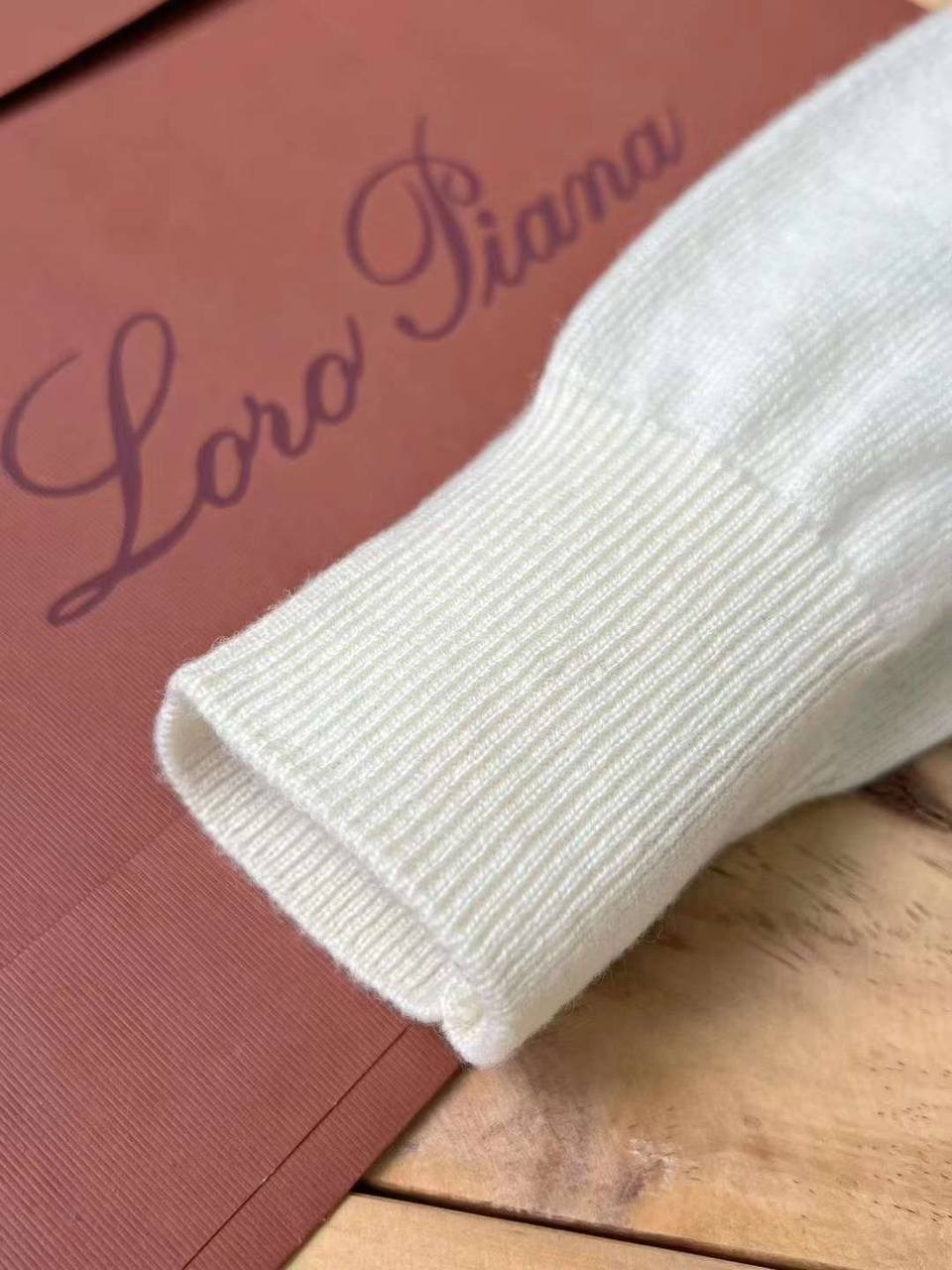 классические водолазки,turtleneck sweater,бежевый свитшот,модная водолазка,свитер с воротником