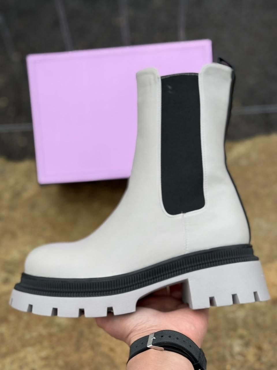 белые ботинки прада женские,ботинки женские,, женская,женские ботинки челси