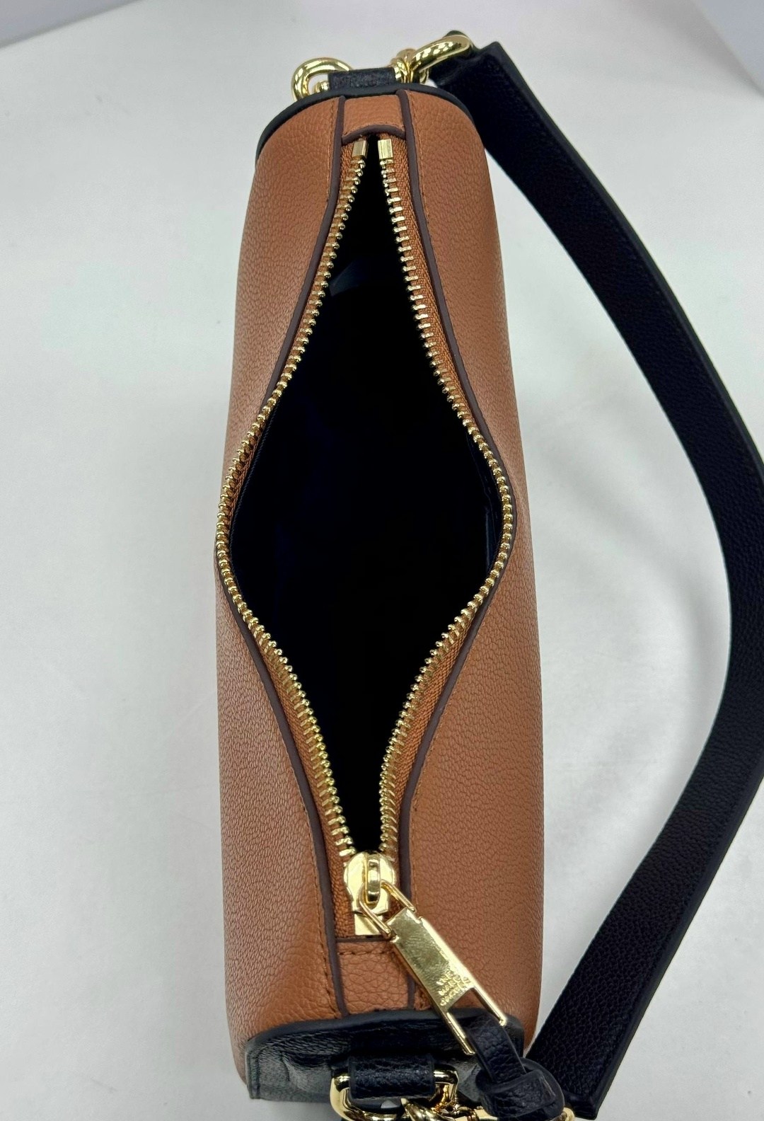 сумка marc jacobs 25-16 см натуральная замша,сумка marc jacobs натуральная кожа,marc jacobs сумка женская,сумка-хобо через плечо marc jacobs,сумка-хобо от marc jacobs из натуральной кожи