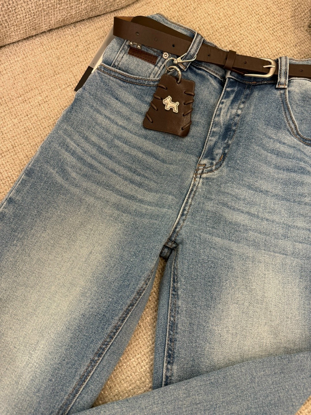 джинсы женские,джинсы,джинсы джинсы,стильные джинсы,одежда джинсы