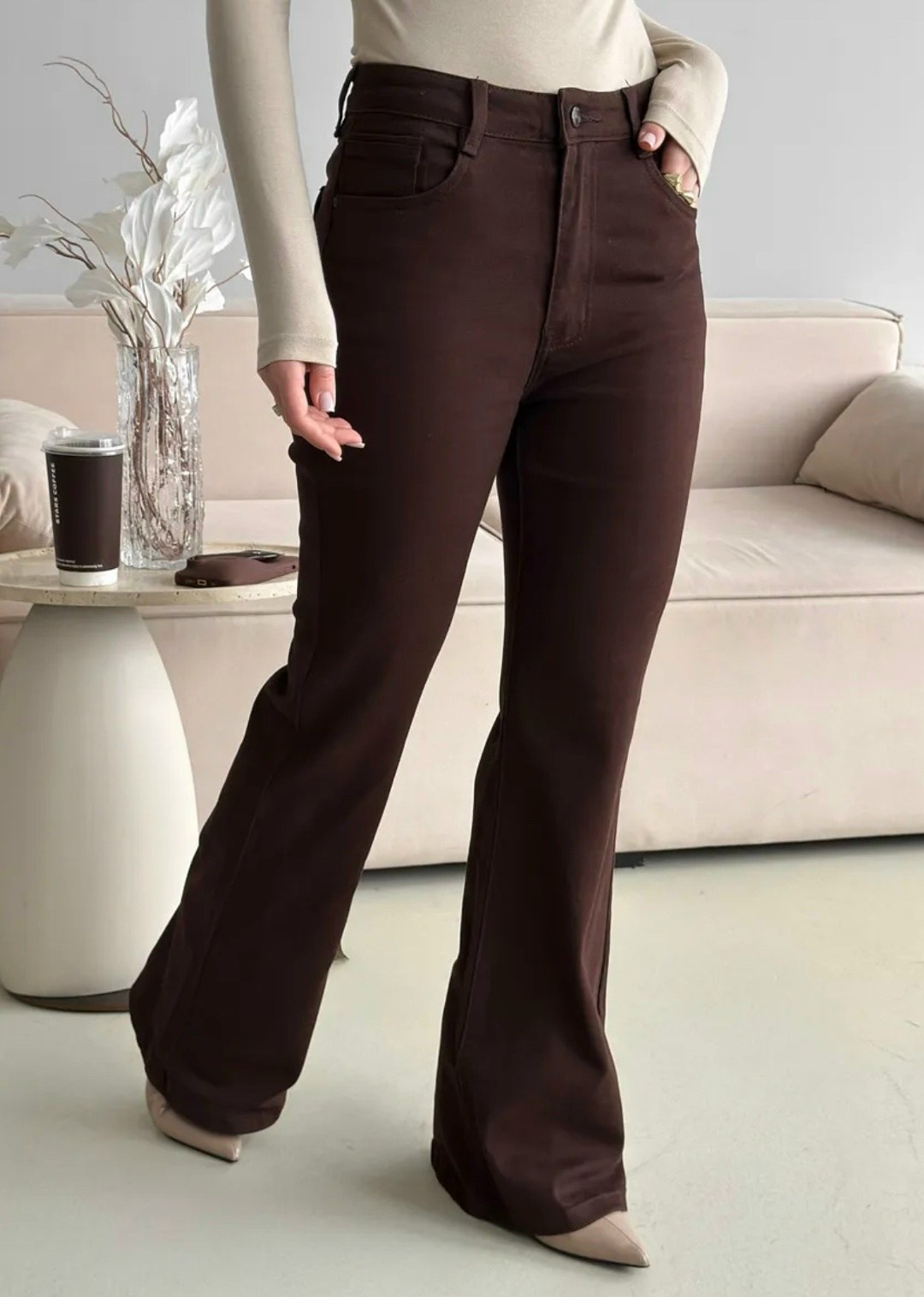 джинсы коричневые,коричневые джинсы клеш женские,женские джинсы коричневые джинсовые расклешенные брюки,коричневые расклешенные джинсы,джинсы клеш женские
