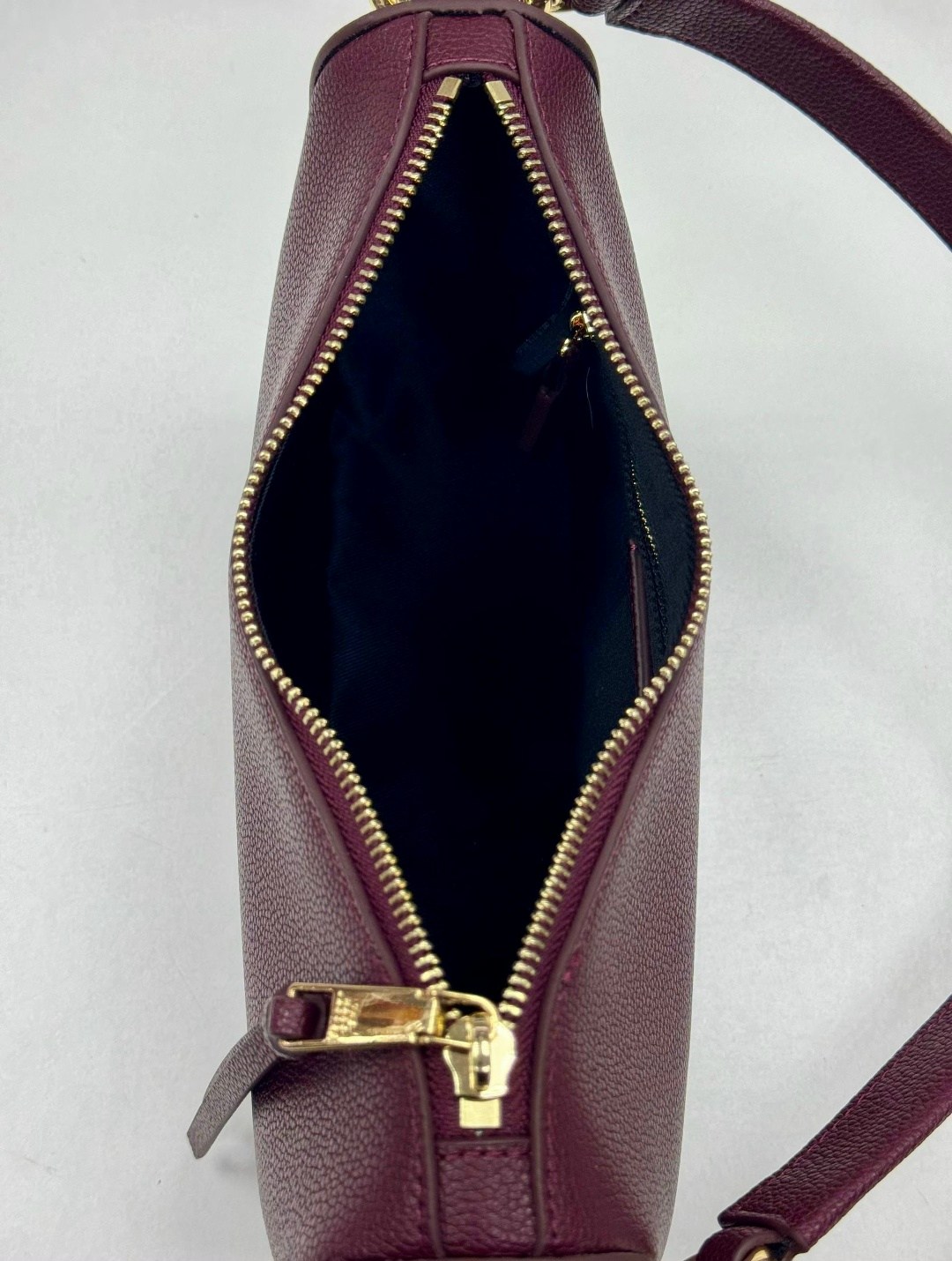 сумка marc jacobs 25-16 см натуральная замша,сумка-хобо через плечо marc jacobs,сумка marc jacobs натуральная кожа,сумка marc jacobs женская,сумка marc jacobs