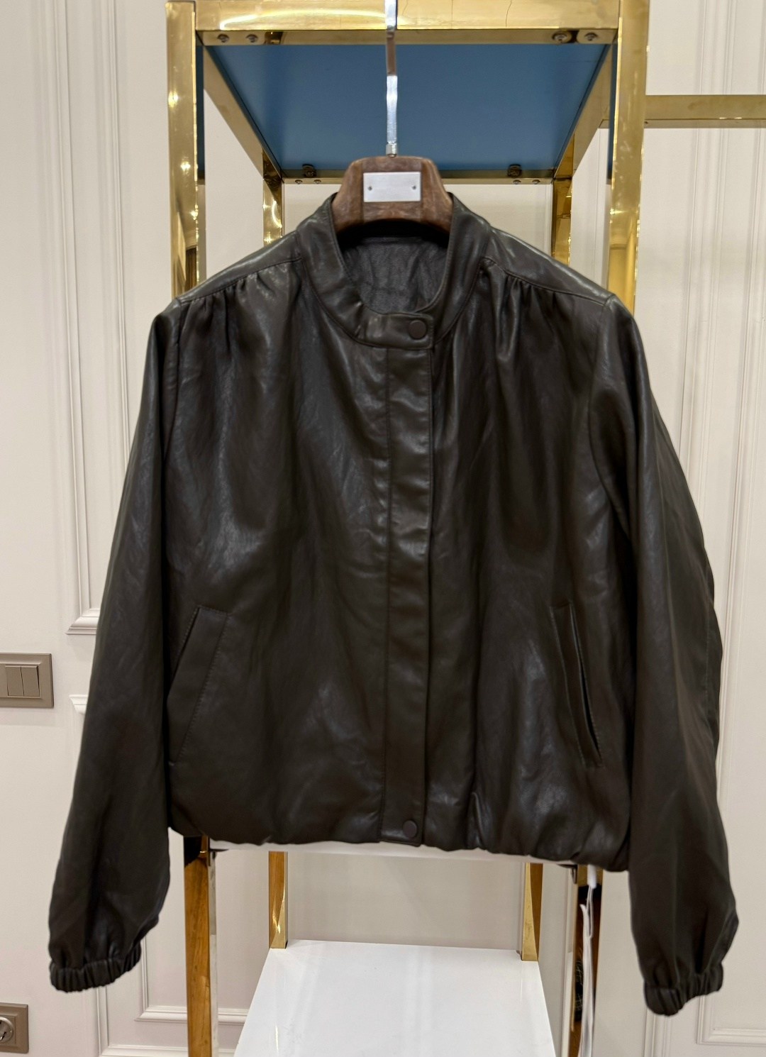 куртка стильная,короткая кожаная куртка женская чёрного цвета,куртка кожаная,бомбер из экокожи женский,куртка бомбер из экокожи