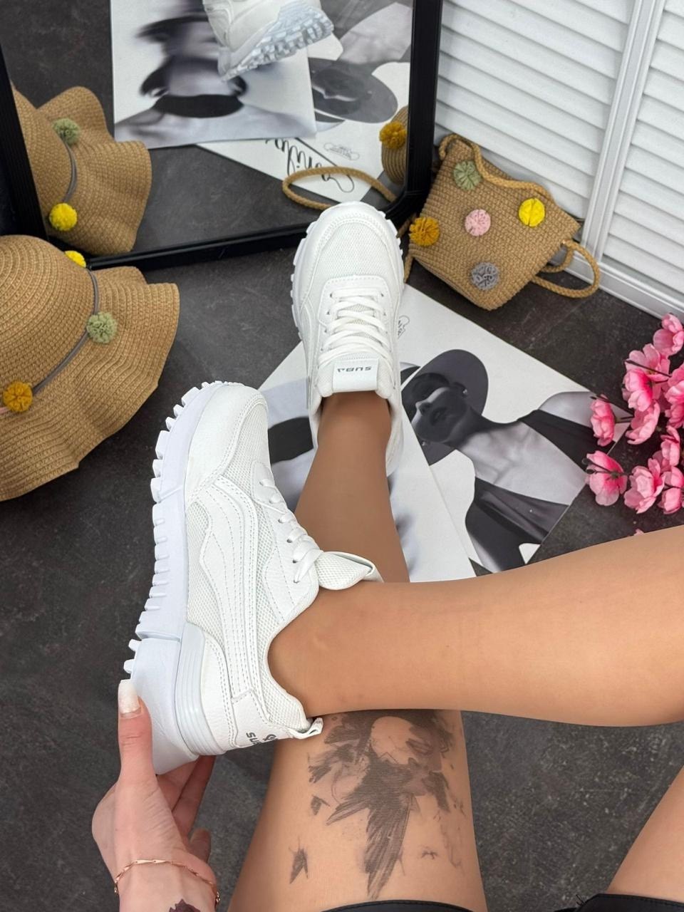 женские кроссовки,кроссовки женские белые,кроссовки белая,кроссовка,кроссовки стильные