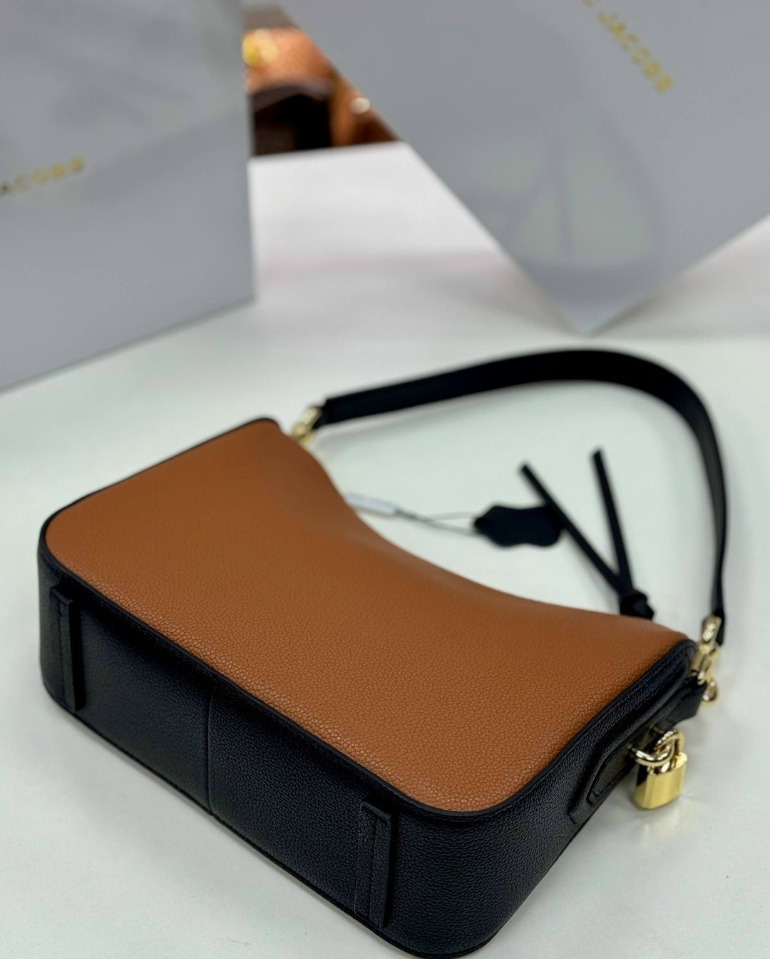 сумка marc jacobs 25-16 см натуральная замша,сумка marc jacobs натуральная кожа,marc jacobs сумка женская,сумка-хобо через плечо marc jacobs,сумка-хобо от marc jacobs из натуральной кожи