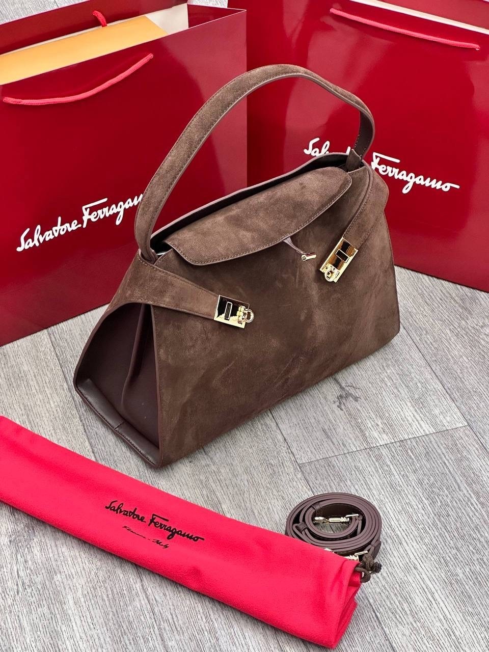 замшевая сумка,роскошная сумка из замши balenciaga rodeo,сумка salvatore ferragamo,сумка женская замшевая,женская брендовая сумка