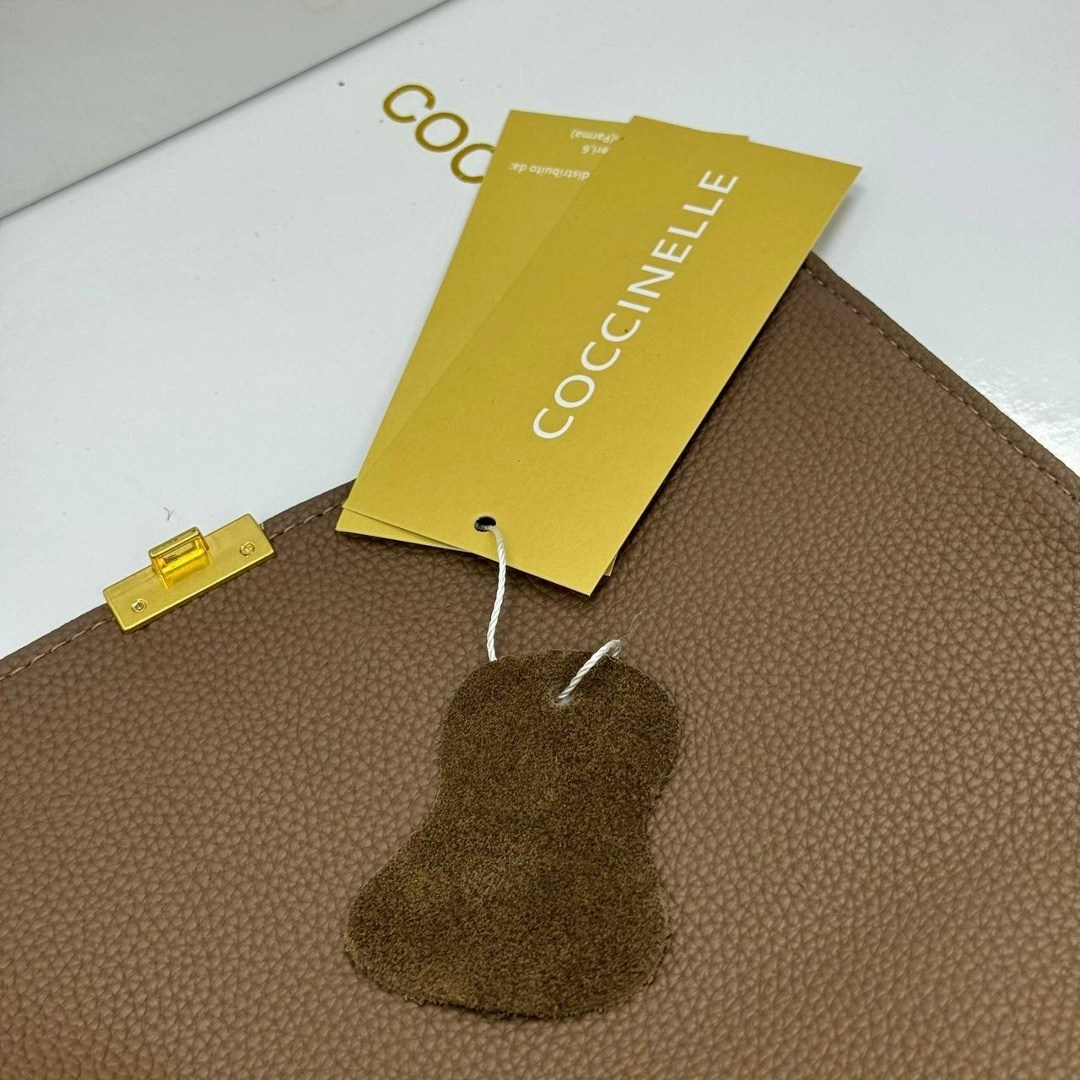 сумка coccinelle натуральная замша,coccinelle сумка,замшевая сумка coccinelle,сумка женская coccinelle,замшевая сумка