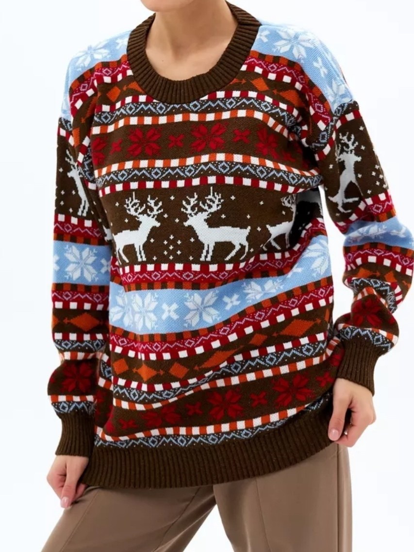 свитер женский с новогодним принтом saltrendy,новогодний вязаный свитер оверсайз с принтом олени saltrendy,свитер новогодний оверсайз с оленями вязаный джемпер fashionsofi,свитер t&th новогодний,свите