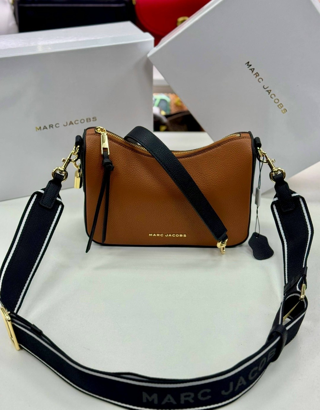 сумка marc jacobs 25-16 см натуральная замша,сумка marc jacobs натуральная кожа,marc jacobs сумка женская,сумка-хобо через плечо marc jacobs,сумка-хобо от marc jacobs из натуральной кожи