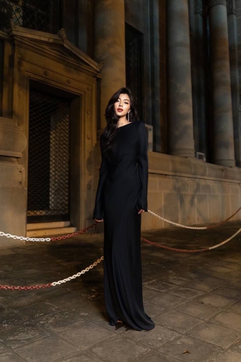 коричневое платье,женское длинное платье,платье длинное,элегантное женское тонкое платье с высоким воротником,платье