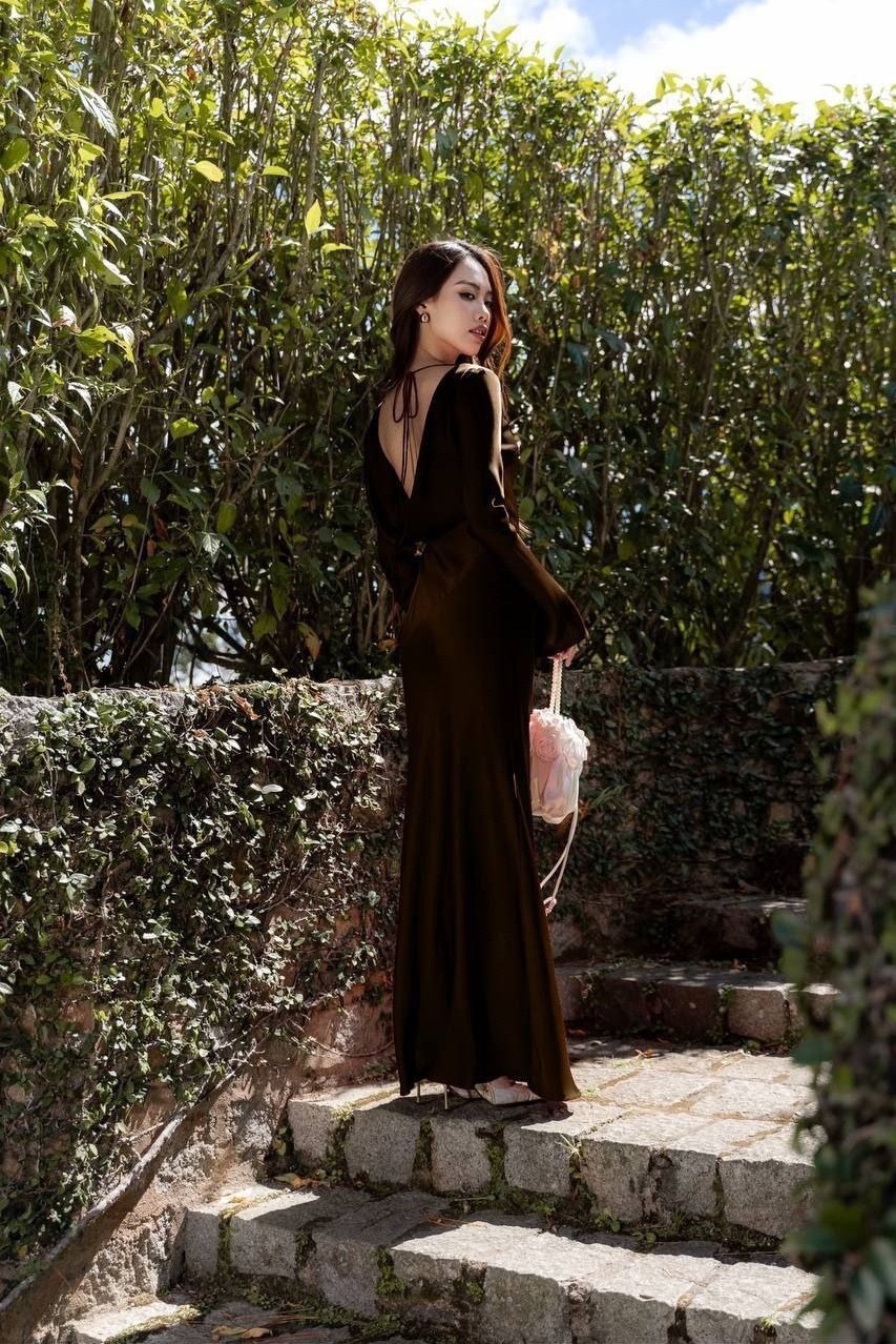 коричневое платье,женское длинное платье,платье длинное,элегантное женское тонкое платье с высоким воротником,платье