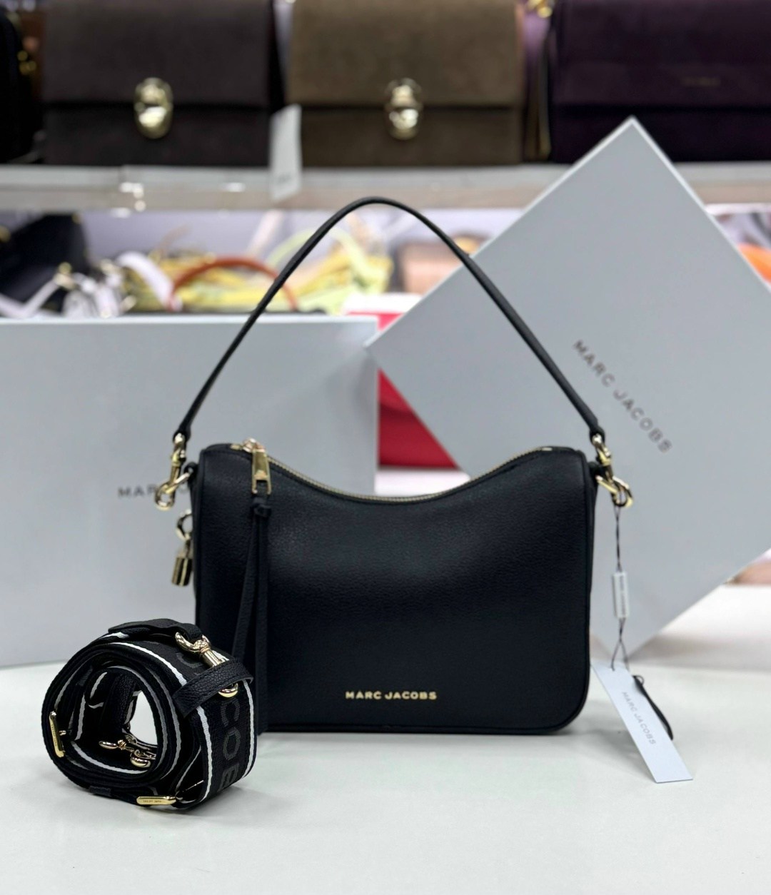 сумка-хобо через плечо marc jacobs,marc jacobs сумка женская,сумка marc jacobs,сумка-хобо через плечо marc jacobs (24х17х8 см),сумка marc jacobs натуральная кожа