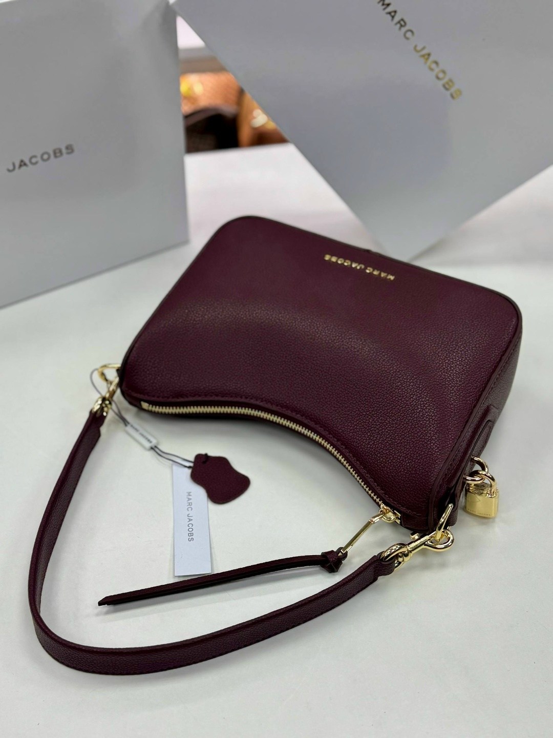 сумка marc jacobs 25-16 см натуральная замша,сумка-хобо через плечо marc jacobs,сумка marc jacobs натуральная кожа,сумка marc jacobs женская,сумка marc jacobs