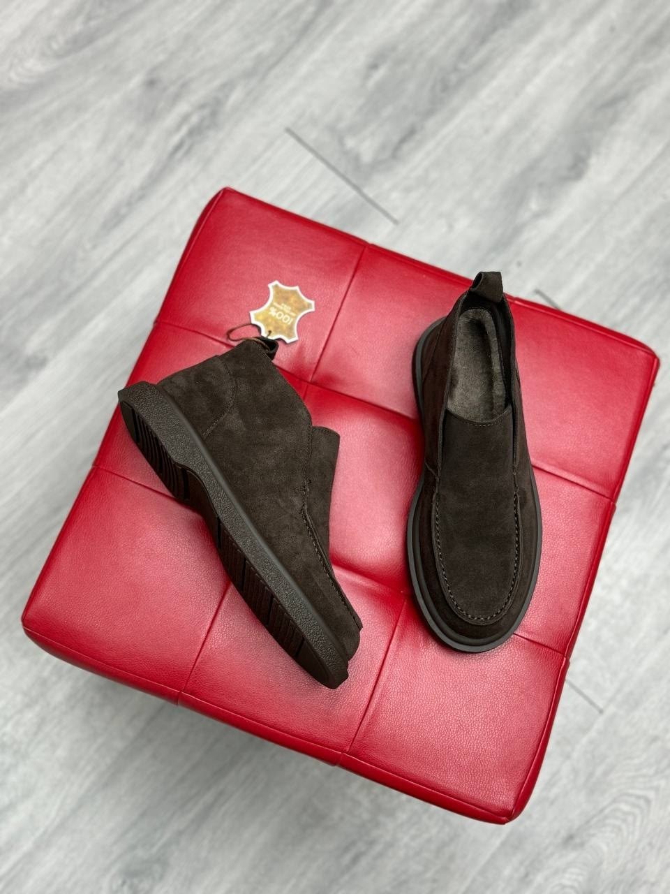 ,лоферы мужские высокие деловые туфли без застежки замша плоская подошва,замшевые ботинки лоро пиано,мужские замшевые лоферы,замшевые ботинки