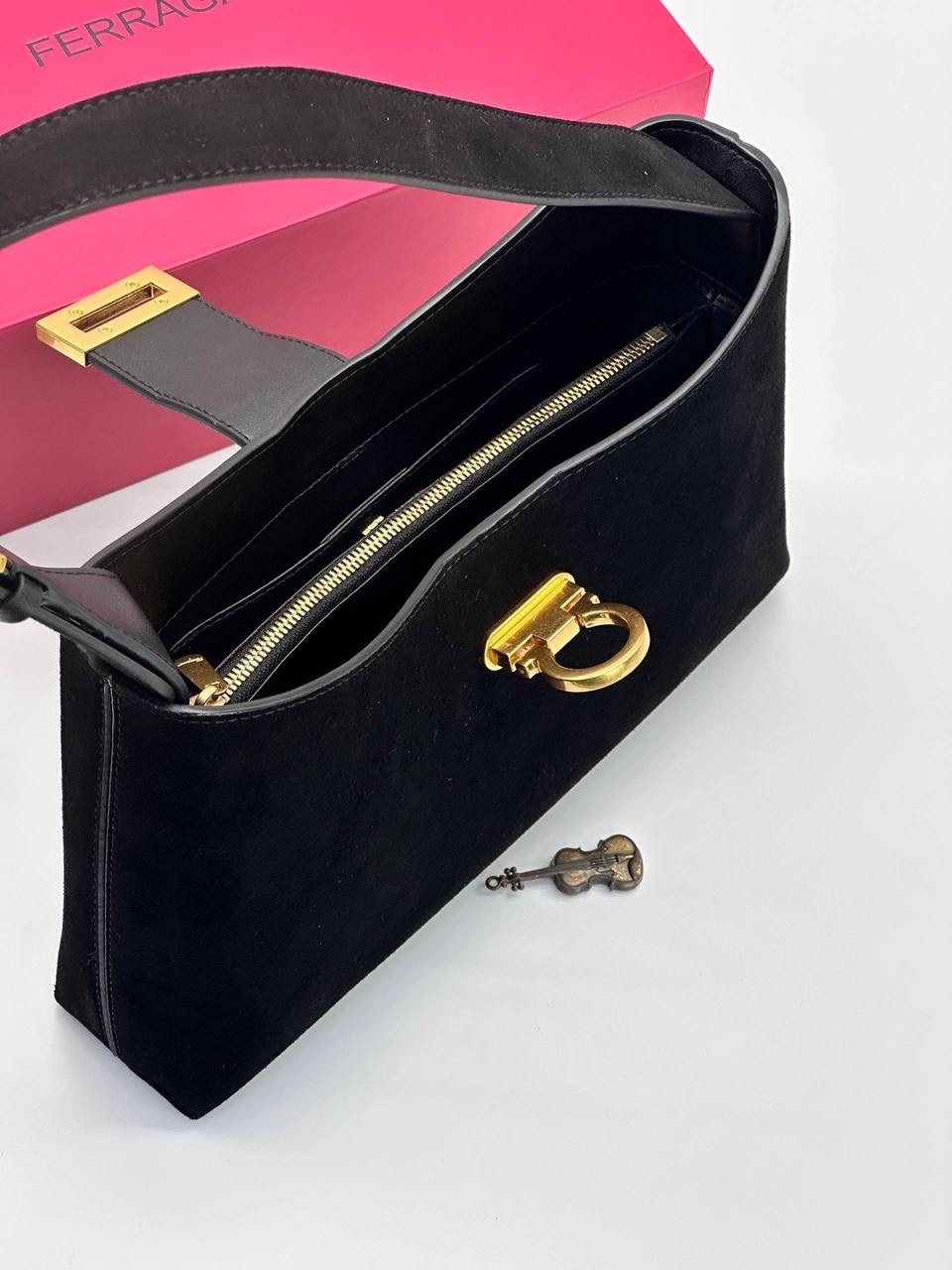 salvatore ferragamo сумка,сумка ferragamo,сумка,замшевая сумка,сумка женская