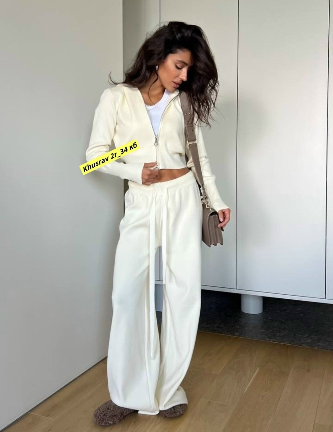 костюм стильный женский,модные костюмы,трикотажные костюмы,костюм трикотажный на молнии с капюшоном вязаный,трикотажные костюмы женские