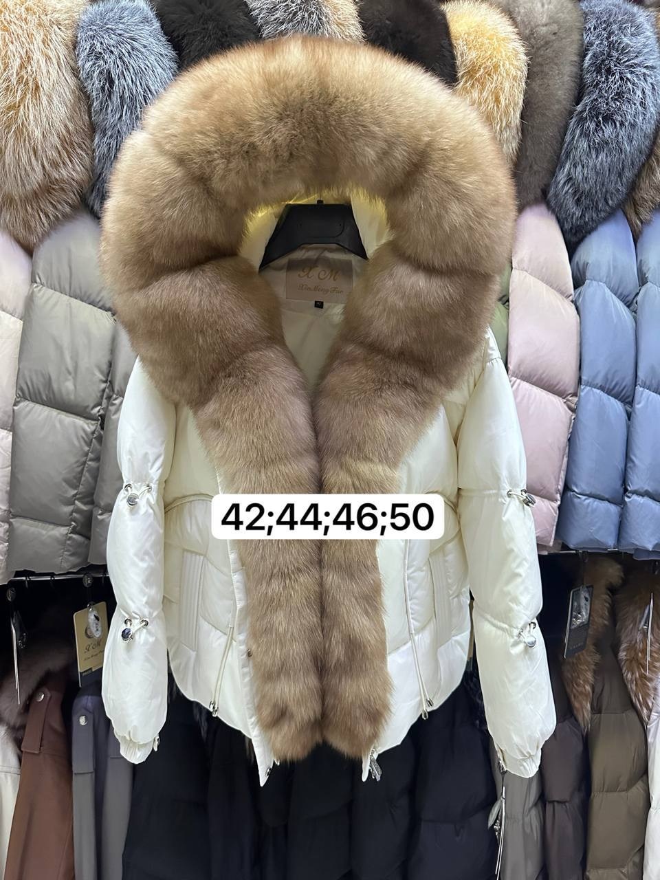 пуховики с натуральным мехом,пуховик женский с натуральным мехом,пуховик с натуральным мехом лисы,пуховики с мехом,куртка зимняя с натуральным мехом