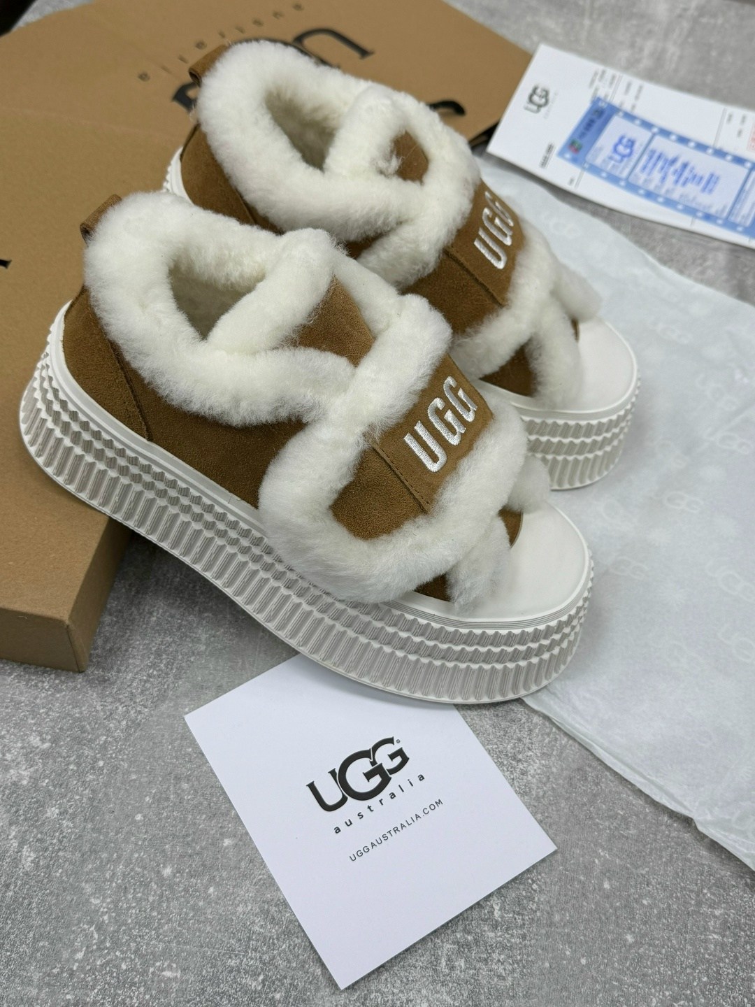 ,брендовые кеды ugg на толстой подошве с мехом,кеды с мехом ugg,кеды с мехом ugg lady's shoes 278842419,женская