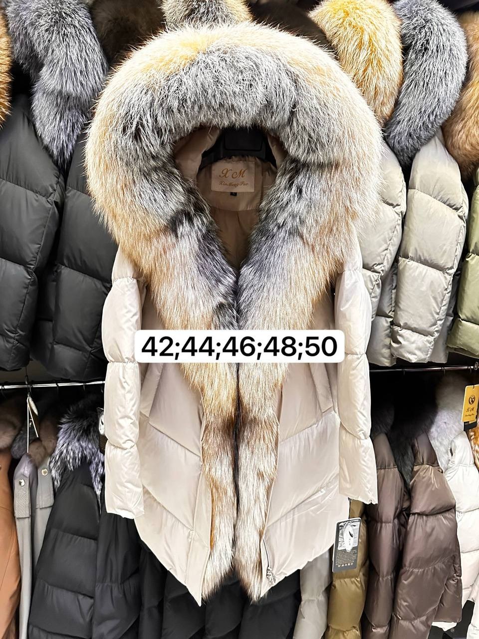 пуховик женский с натуральным мехом,пуховики с мехом,пуховики с натуральным мехом,пуховик женский с мехом,куртка-пуховик с мехом лисы и чернобурки