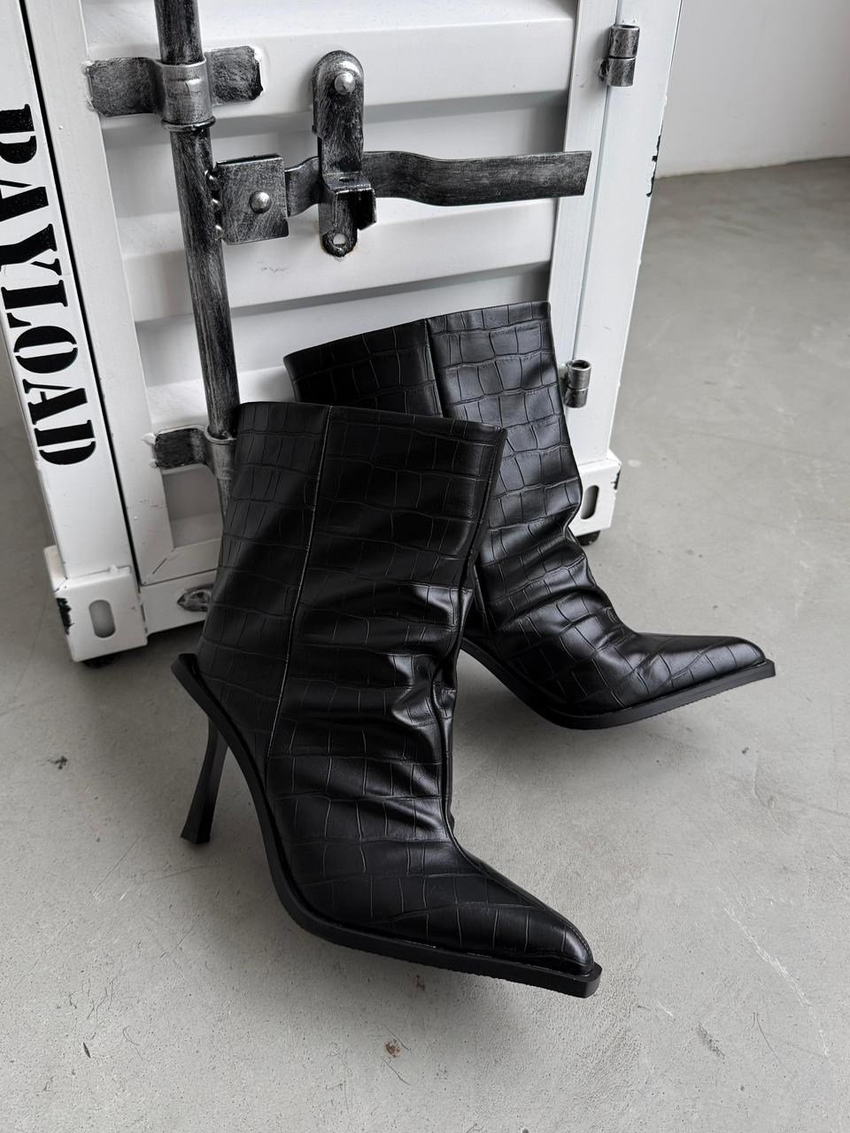 ботильоны демисезонные на каблуке шпильке londri,замшевые ботильоны,,полусапоги,женская