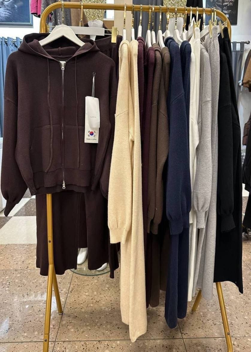 трикотажные костюмы,спортивные костюмы женские,вязаные костюмы,стильный костюм,костюм серый