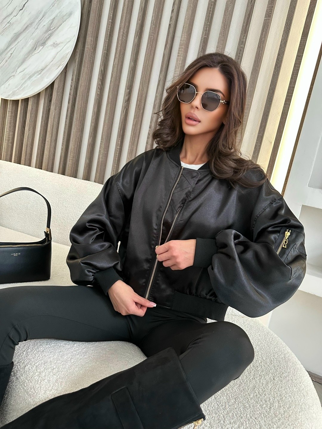 куртка бомбер,куртка бомбер женская,кожаная куртка,бомбер кожаный,кожаная куртка бомбер