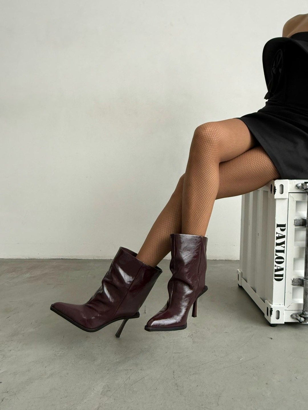 ботильоны демисезонные на каблуке шпильке londri,замшевые ботильоны,,полусапоги,женская