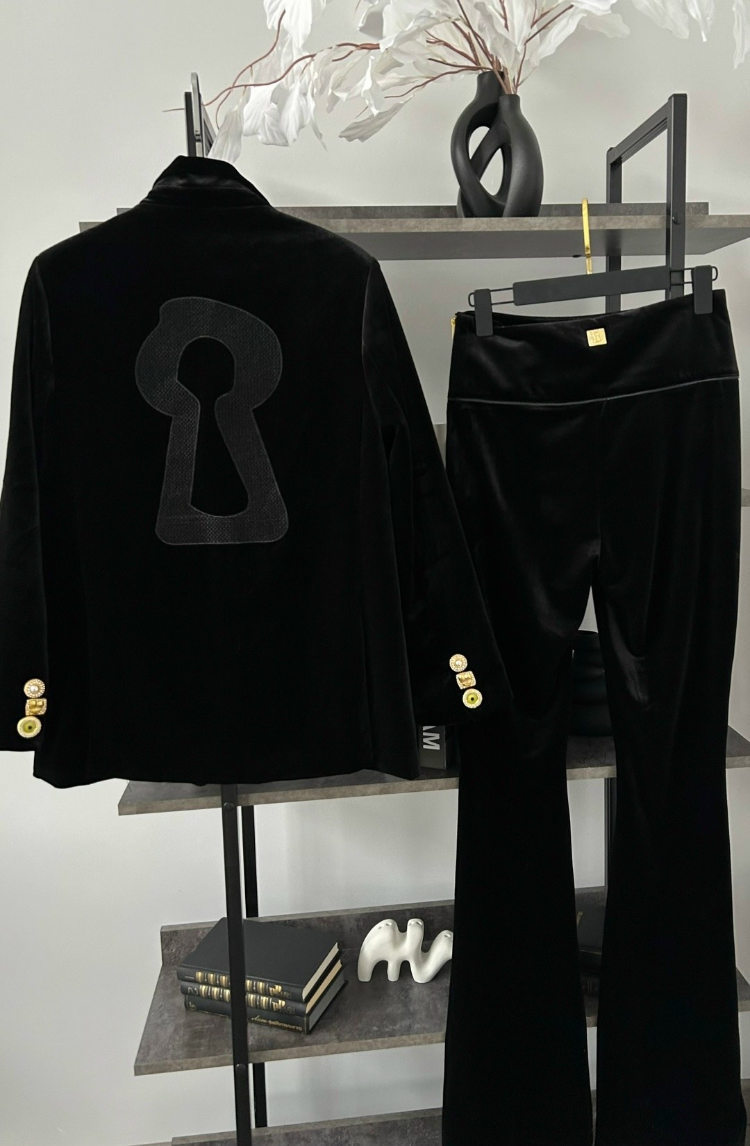 пиджак бархатный женский,бархатный пиджак,вельветовый пиджак черный,черный бархатный жакет,бархатный черный пиджак женский