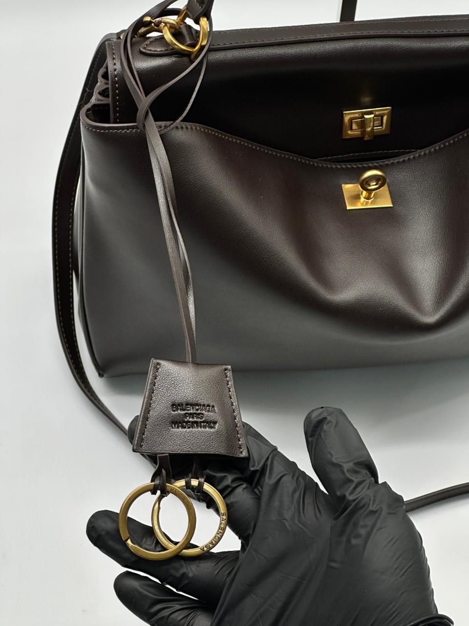 сумка balenciaga натуральная кожа 35-24 см,сумка balenciaga,сумка женская balenciaga,сумка balenciaga rodeo,женская кожаная сумка balenciaga rodeo medium черная