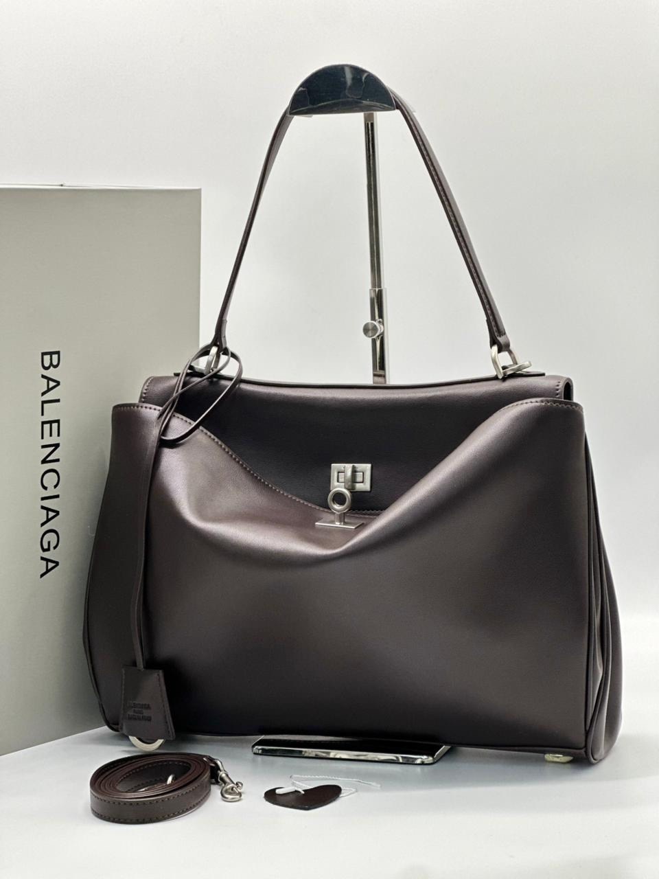 сумка balenciaga натуральная кожа 35-24 см,сумка balenciaga,сумка женская balenciaga,сумка balenciaga rodeo,женская кожаная сумка balenciaga rodeo medium черная