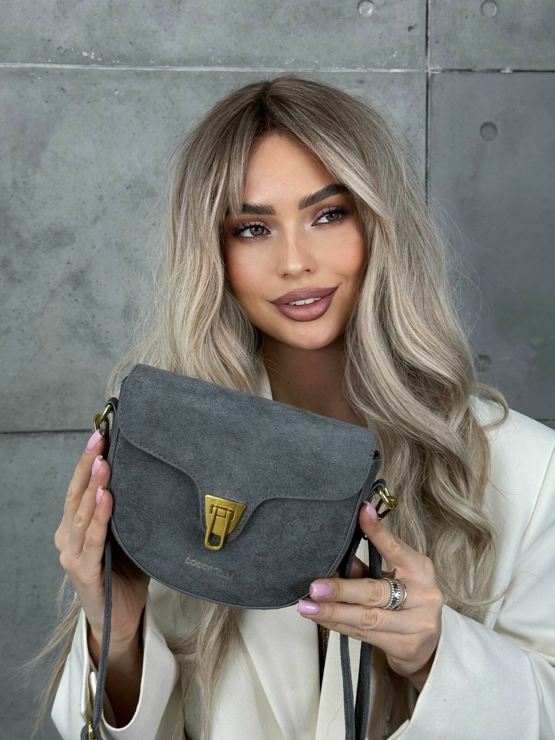 сумка женская маленькая кросс-боди chanel,сумка кросс-боди miu miu,кепка женская,стильное