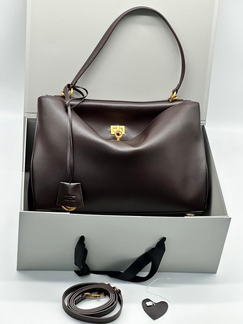 сумка balenciaga натуральная кожа 35-24 см,сумка balenciaga,сумка женская balenciaga,сумка balenciaga rodeo,женская кожаная сумка balenciaga rodeo medium черная