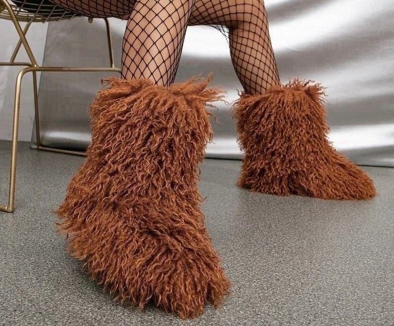 пушистые сапоги,меховые сапоги,пушистая ,тапочки с мехом на каблуке,сапоги с мехом