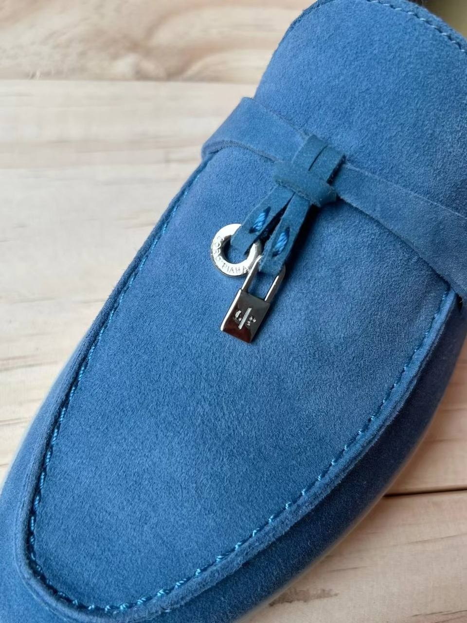 лоферы женские loro piana,лоферы loro piana,loro piana мокасины женские,замшевые лоферы loro piana,