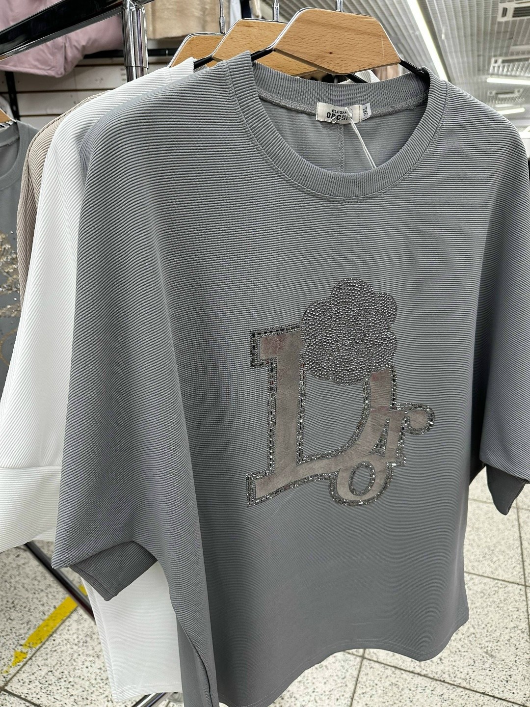 футболки женская,футболки женская оверсайз,футболка оверсайз,футболка со стразами оверсайз perfecto collection,футболка больших размеров женская