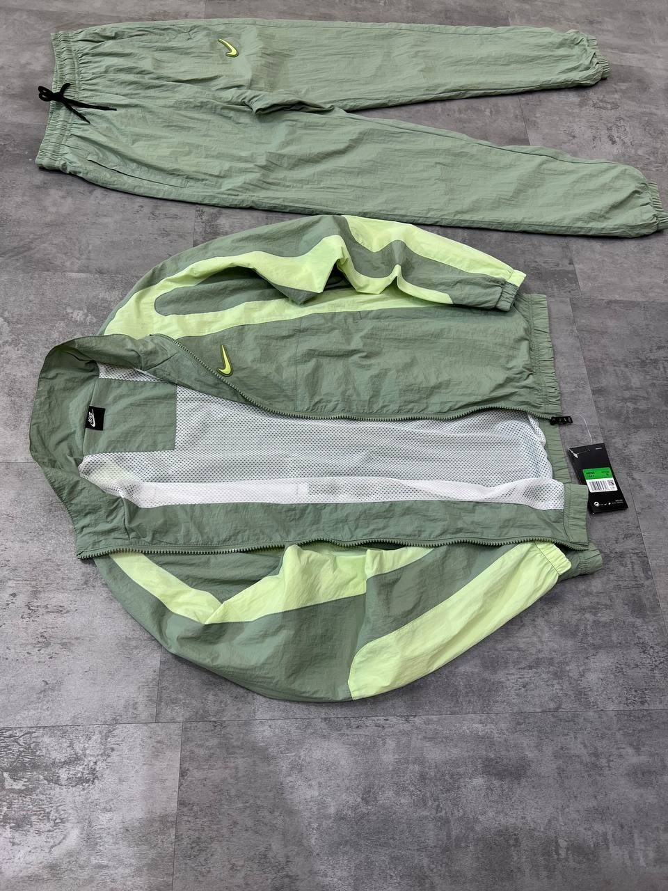 спортивные костюмы nike,спортивный костюм мужской nike,костюм nike,спортивные костюмы для мужчин,мужские спортивные костюмы